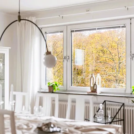 Luxurious 5-room Within Walking Distance To Downtown Lägenhet *