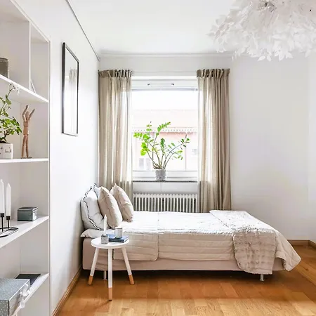 Lägenhet Luxurious 5-room Within Walking Distance To Downtown Malmö
