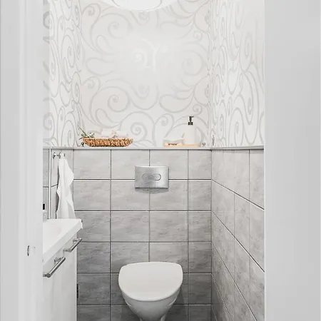 Lägenhet Luxurious 5-room Within Walking Distance To Downtown Malmö