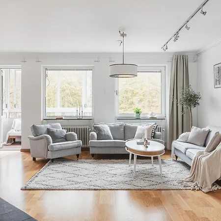 Lägenhet Luxurious 5-room Within Walking Distance To Downtown Malmö