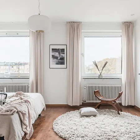 Apartment Luxurious 5-room Within Walking Distance To Downtown